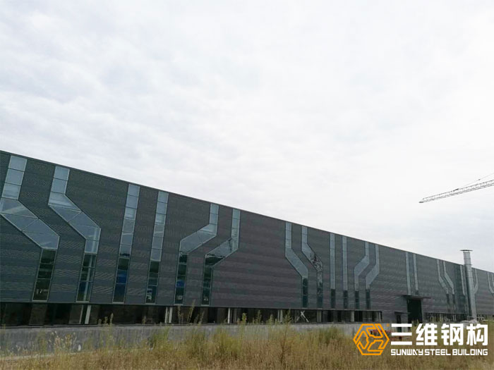 新黄金城hjc222钢结构厂房案例-济南迈克阀科技有限公司加工装配车间整体图