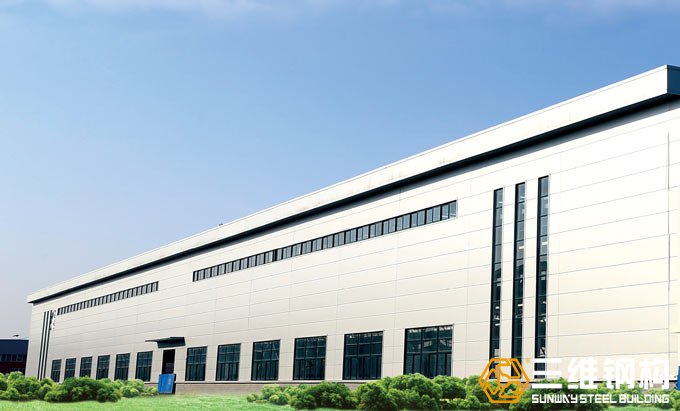 山东新黄金城hjc222钢结构公司建造的辰龙能源集团重钢结构工程厂房效果图